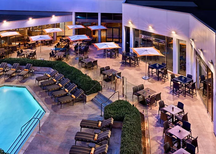 Luxury Hotels in Anaheim near Disneyland Park