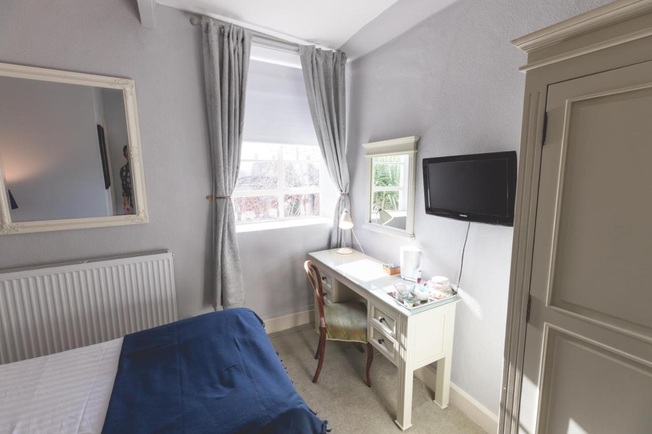 Classic Single Room