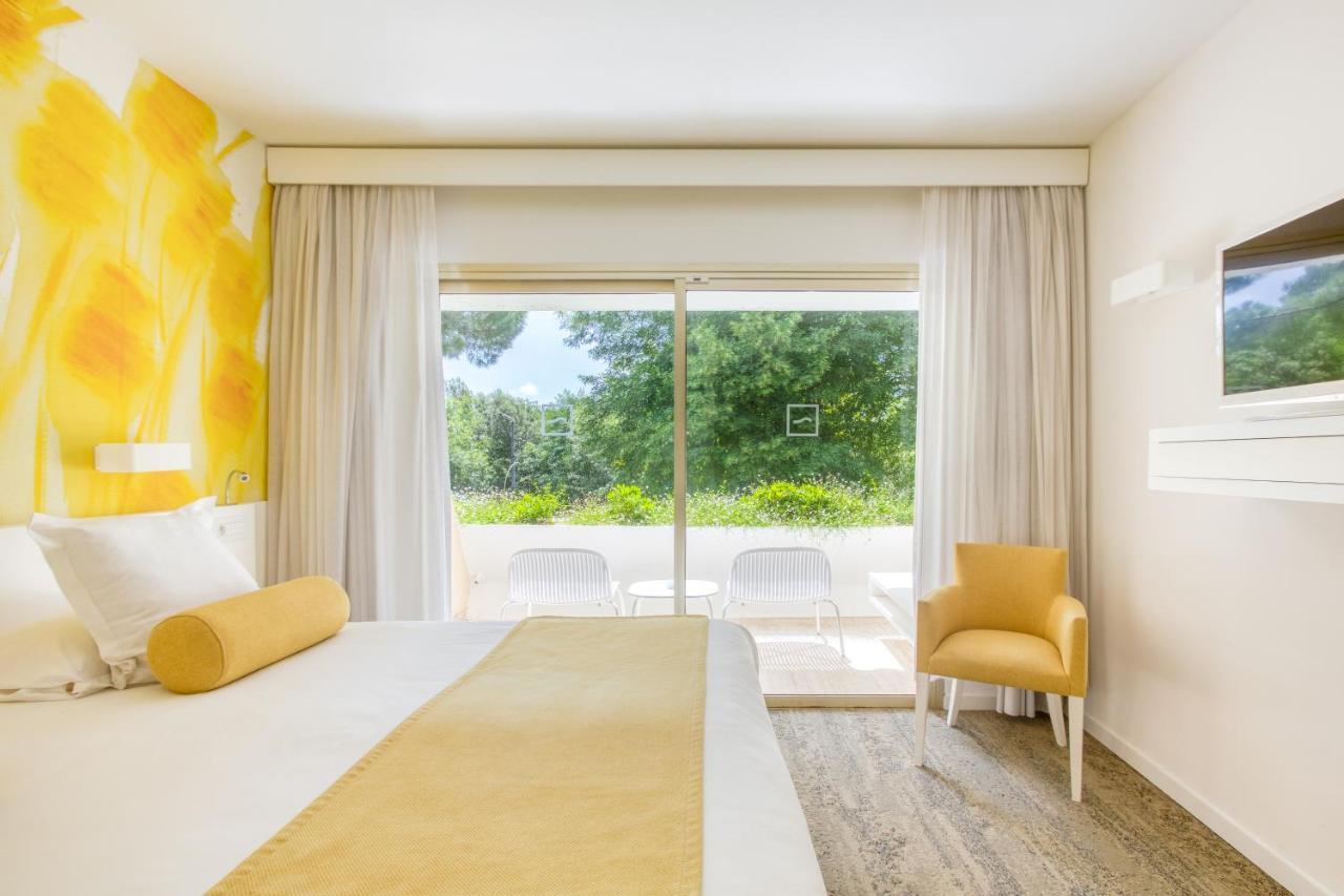 Deluxe Double Room balcony Garden View