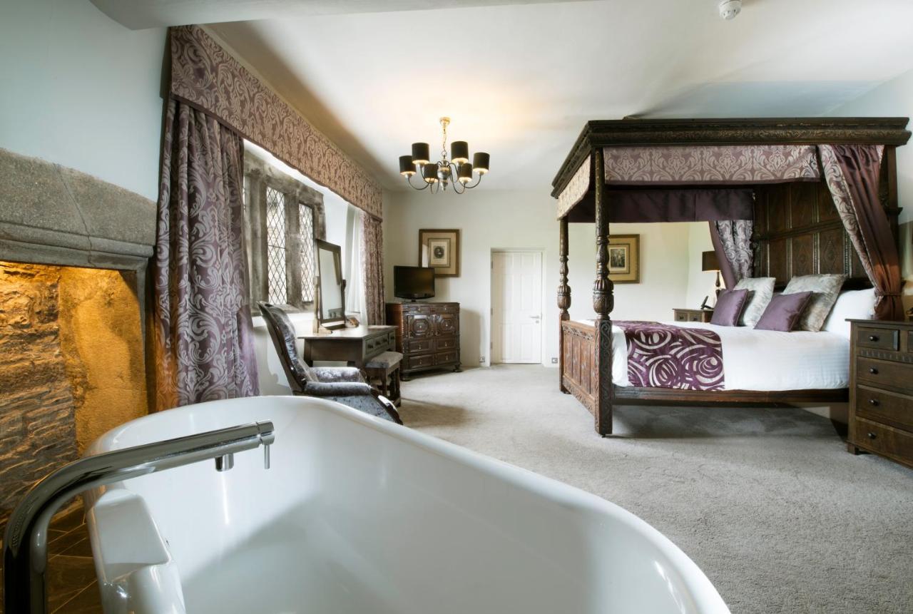 Double Room Four Poster Bed
