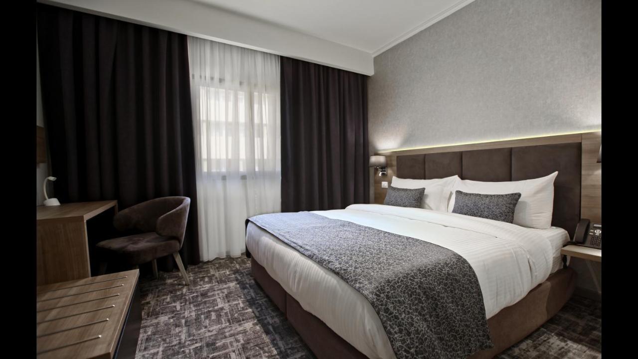 Standard King Room