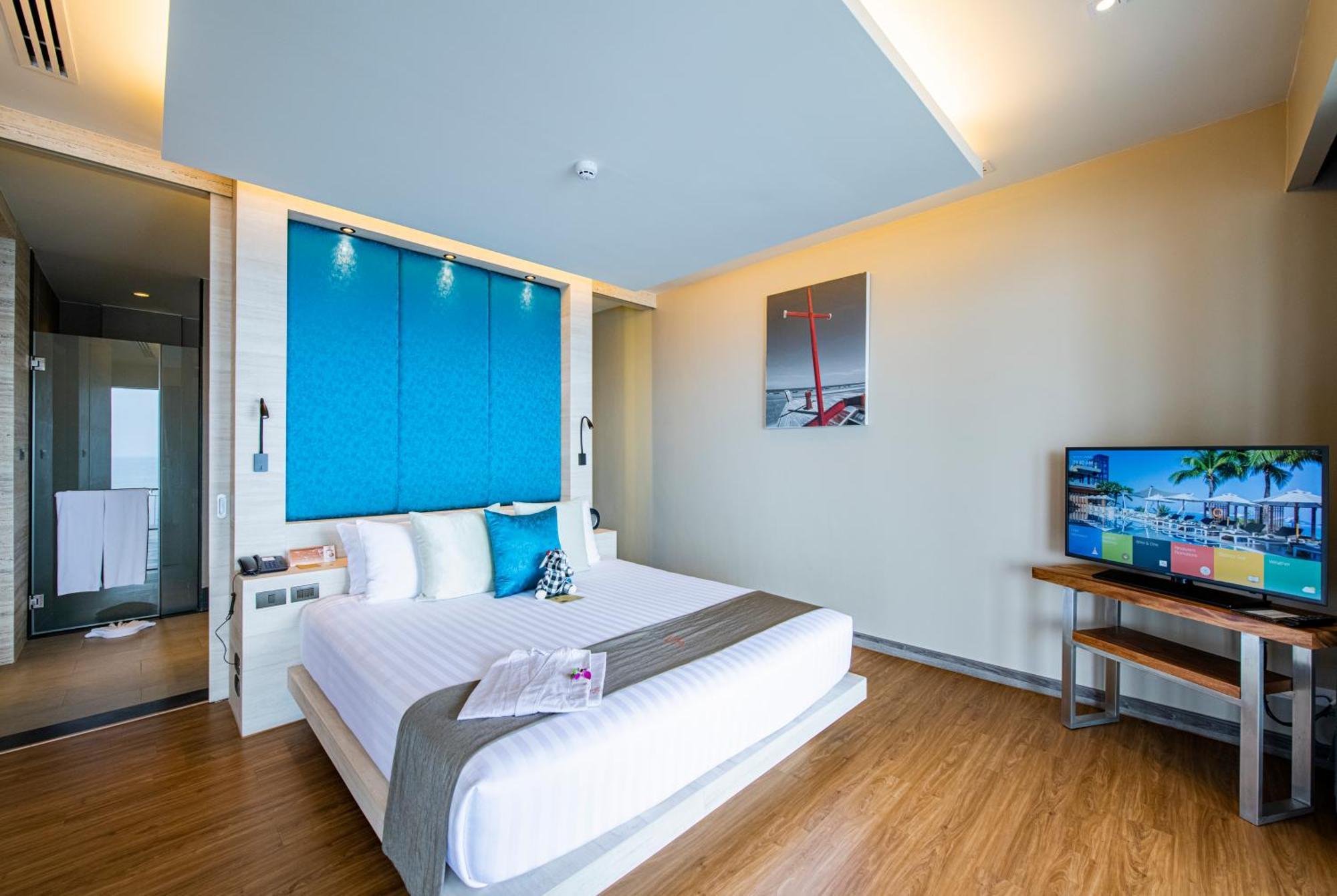 Executive Pool Penthouse Sea View