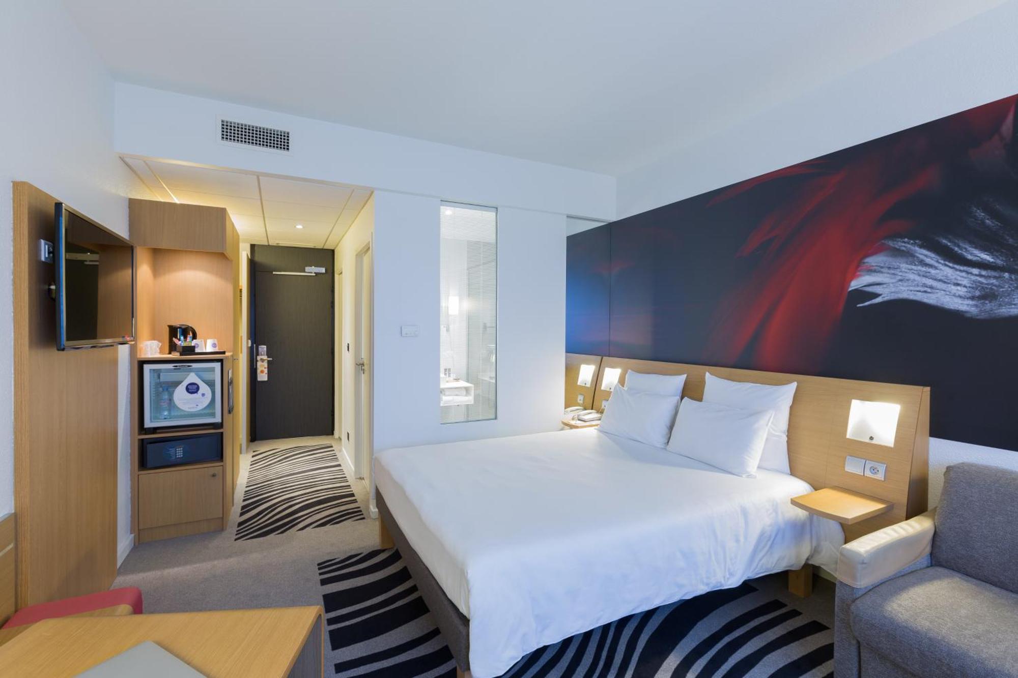 Superior room 1 Queensize bed 1 double sofa bed