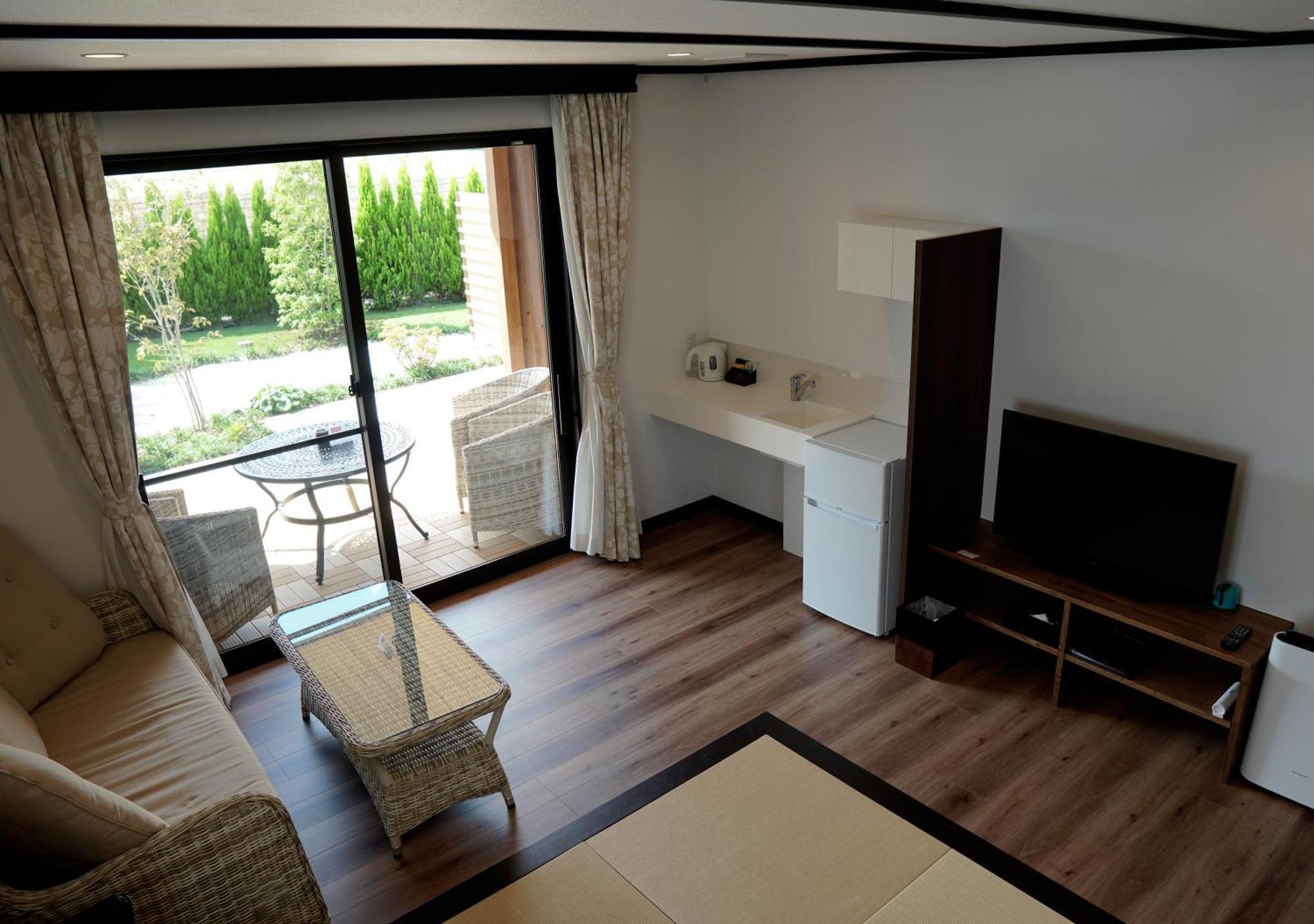 Twin Bed Room Tatami Area Mountain view
