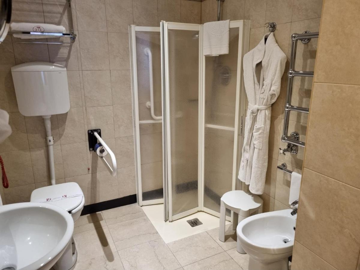 Compact Room