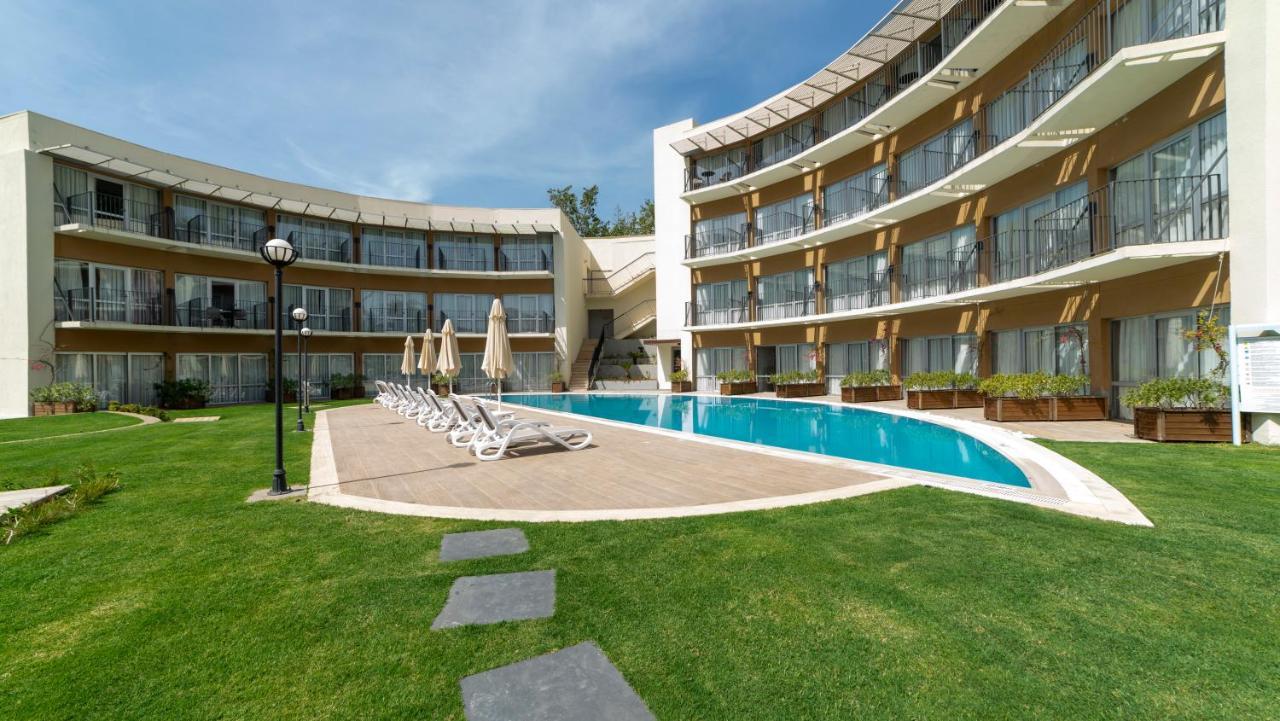 Double Room Pool View