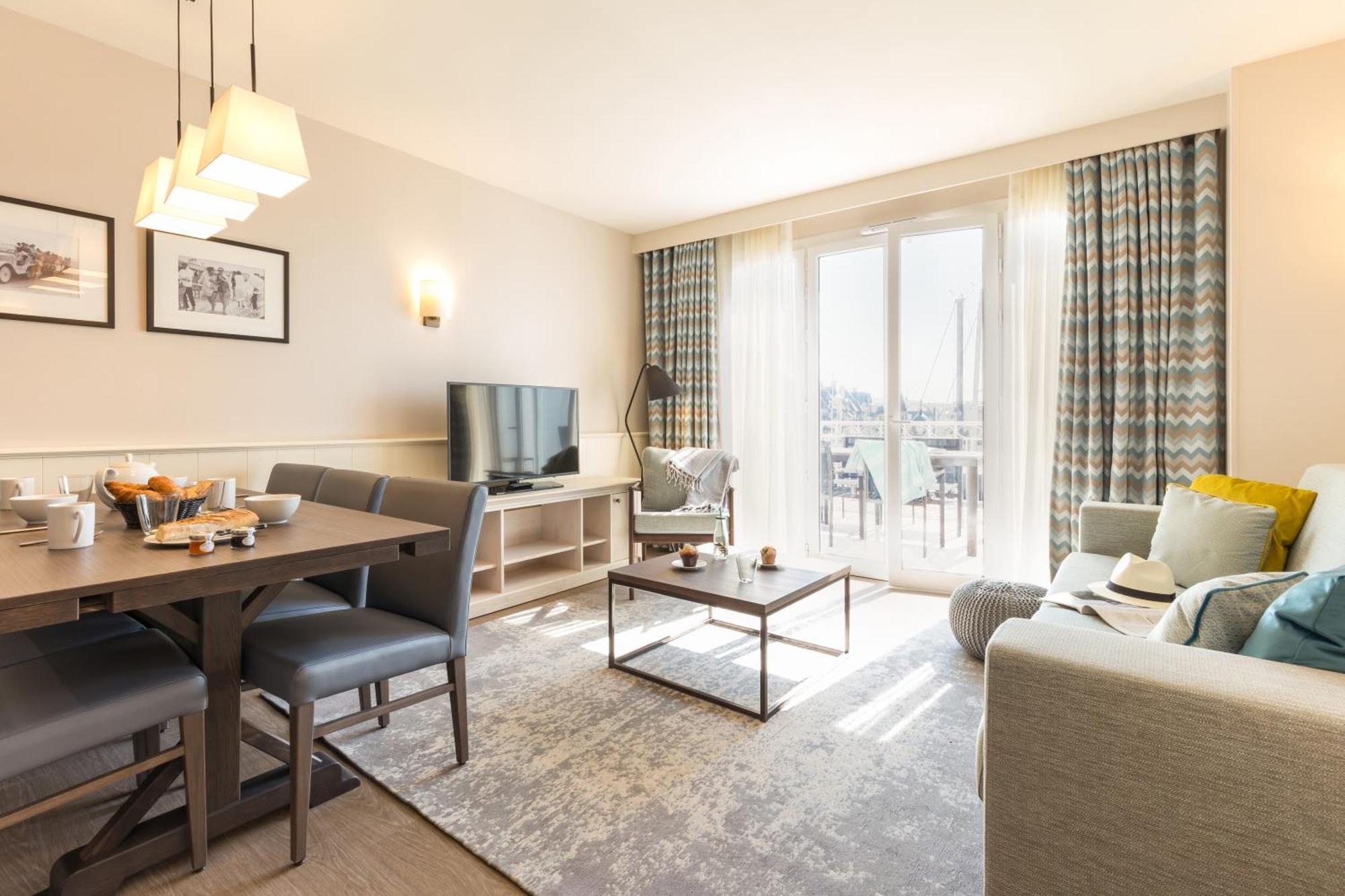 Two-Bedroom Duplex Apartment Terrace or Balcony Capitanierie Buildings