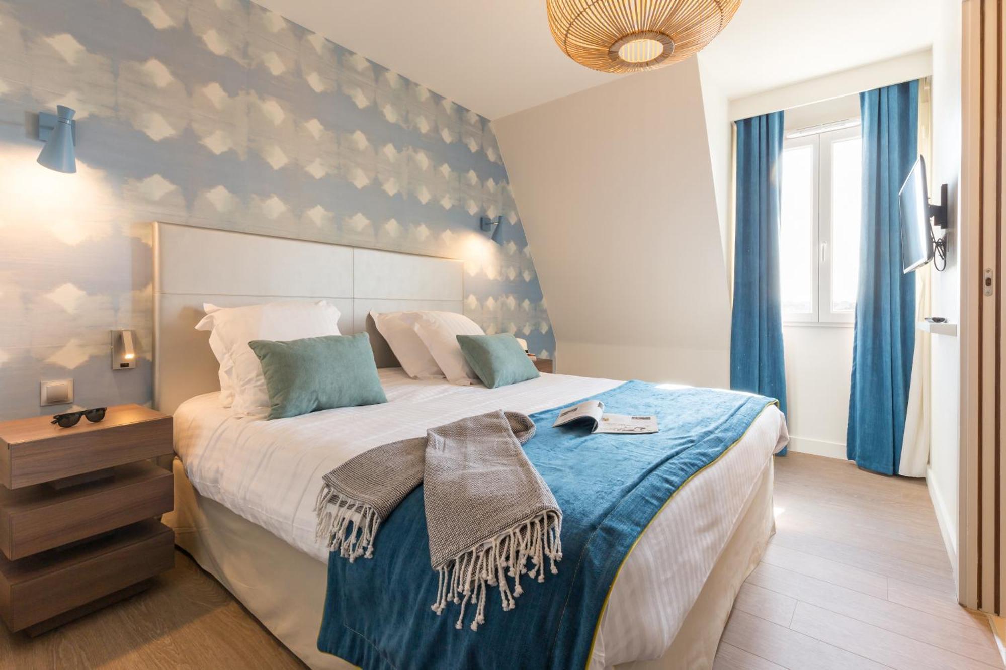 Two-Bedroom Duplex Apartment Terrace or Balcony Capitanierie Buildings
