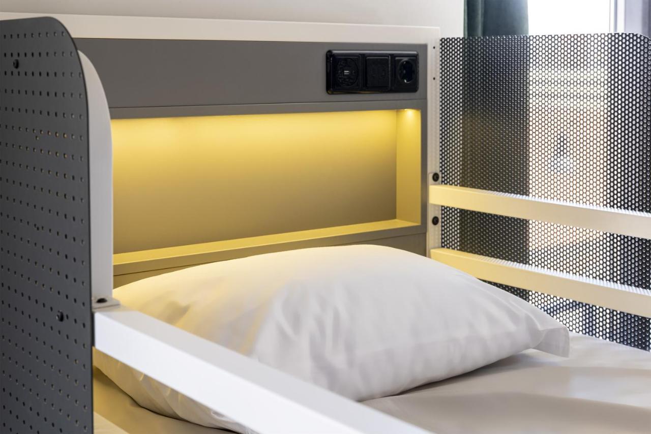 Bed 6-Bed Mixed Dormitory Room
