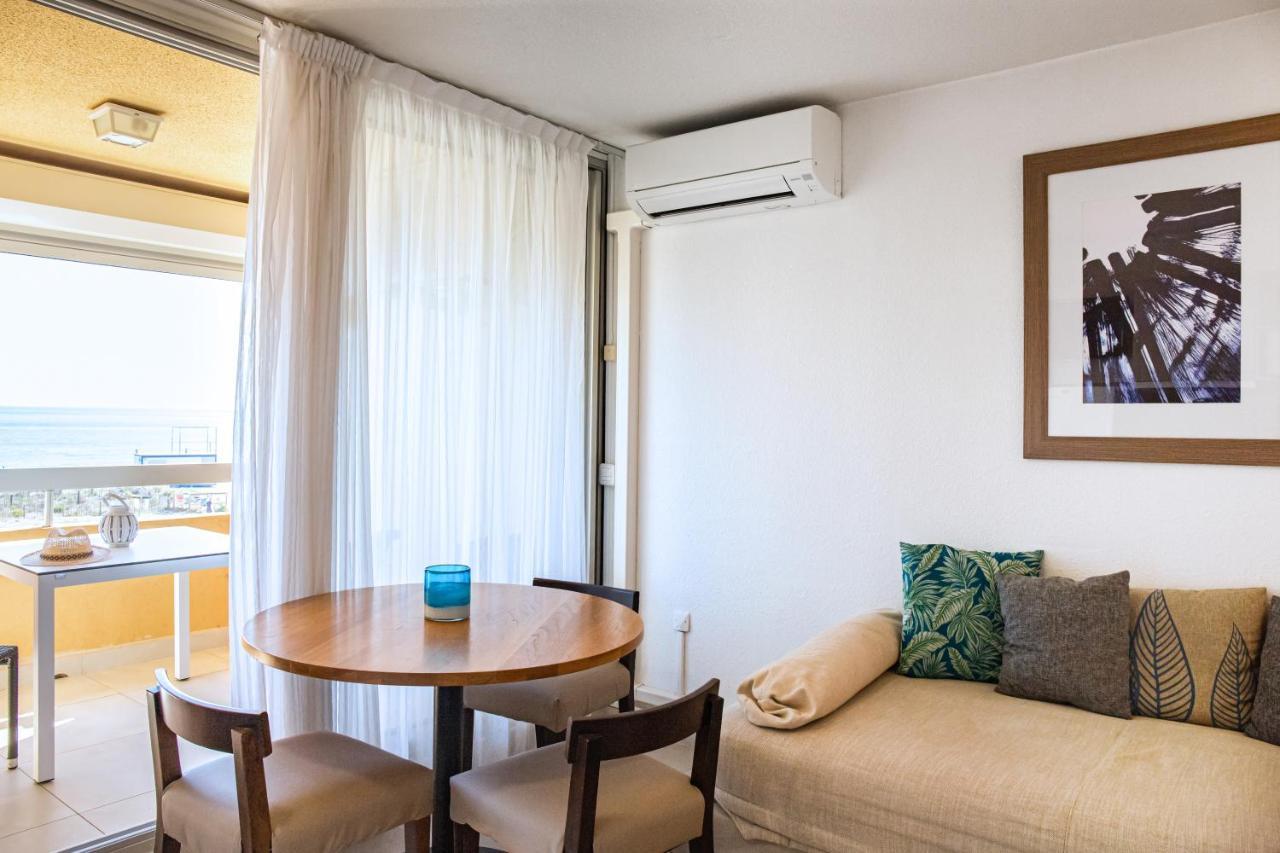 One-Bedroom Apartment Terrace Sea View