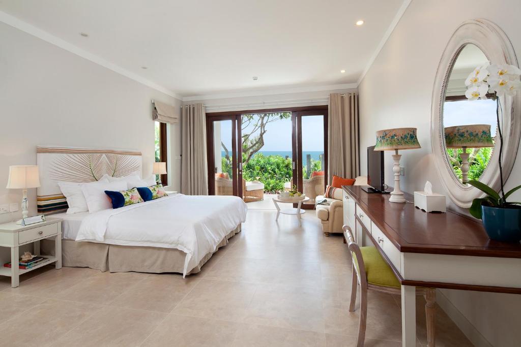 Deluxe Double Room Pool View