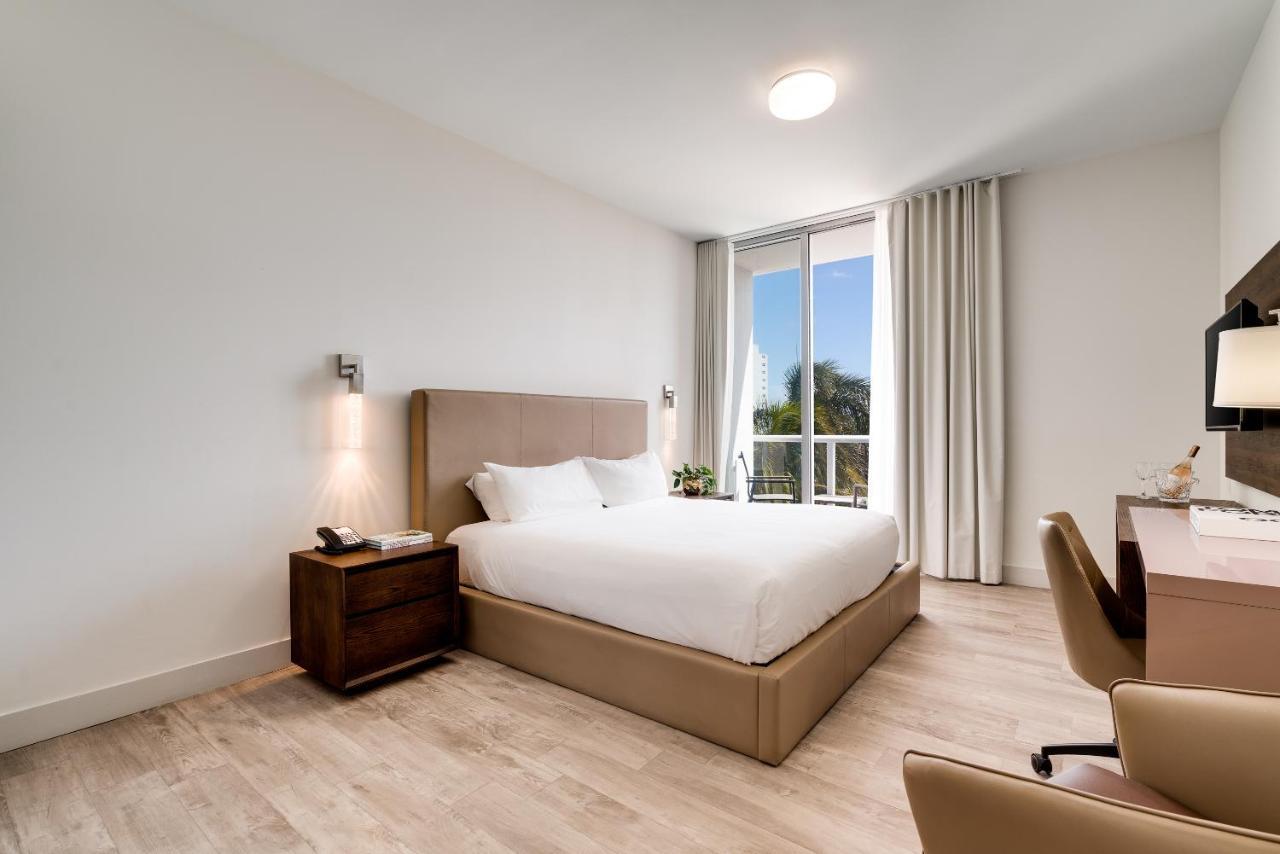 Deluxe Studio Suite King with Balcony