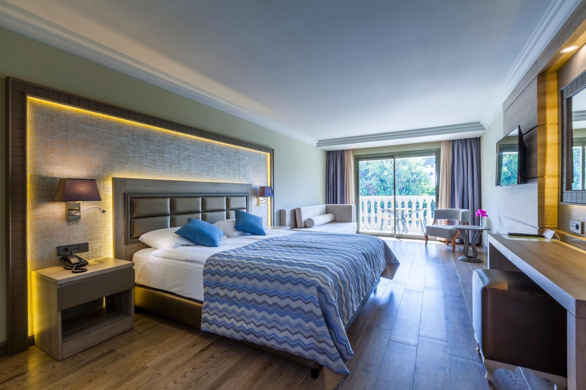 Double or Twin Room Land View