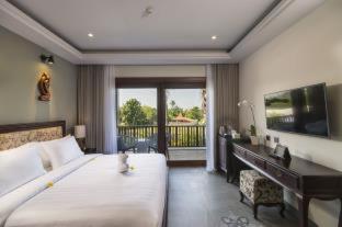 Suite Double Room Pool View