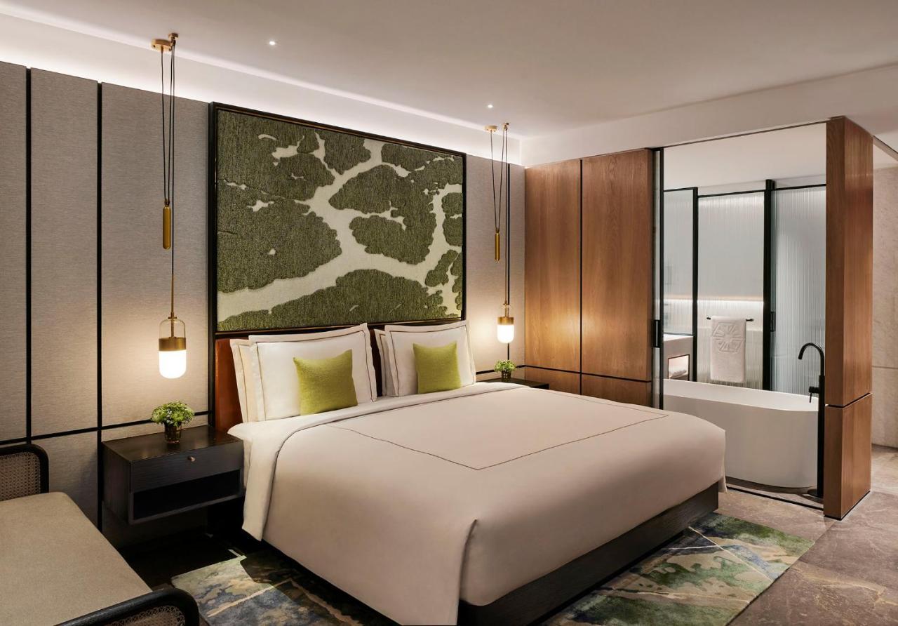 Deluxe Room King Bed