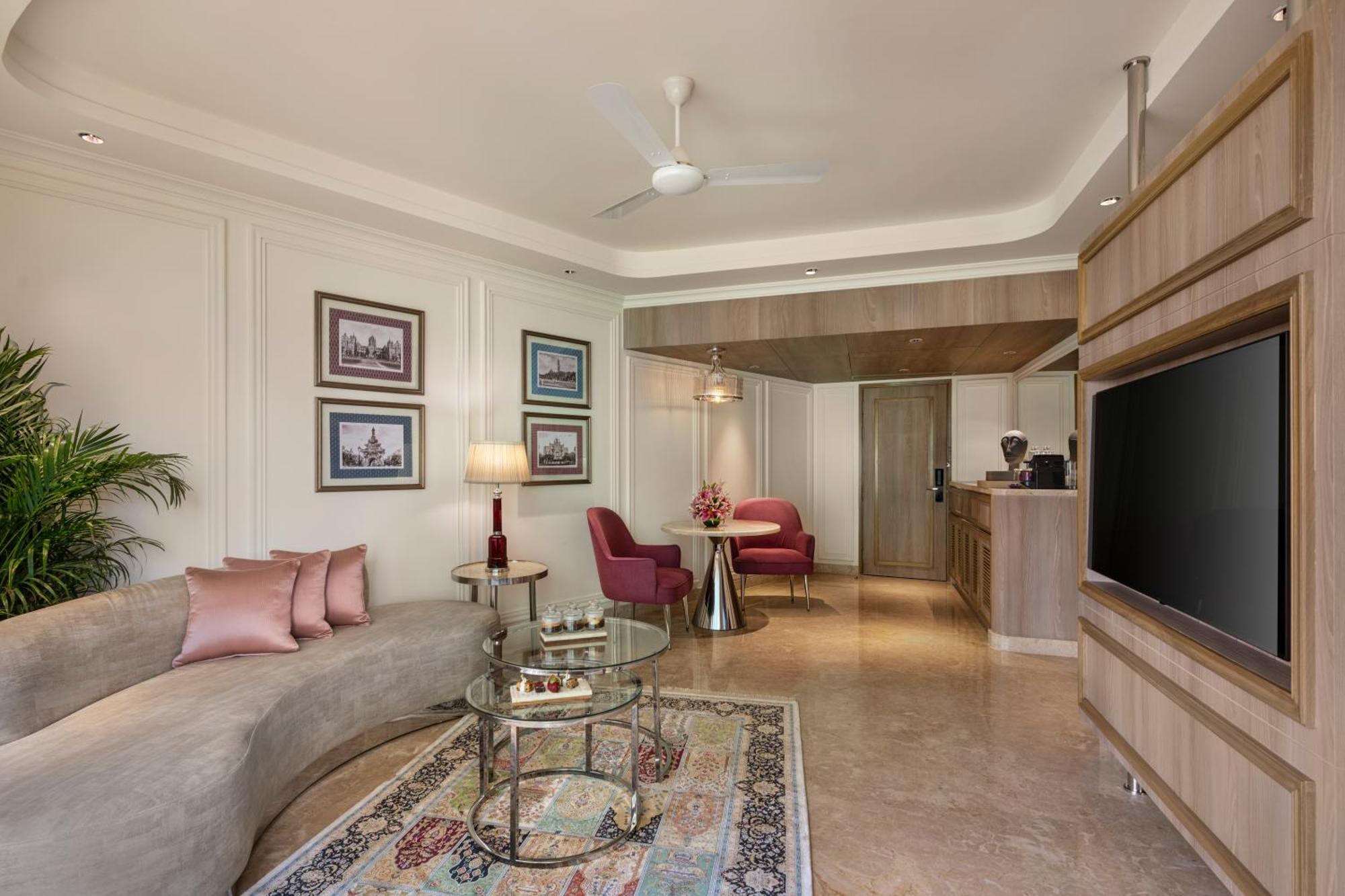 Aurika Suite Enjoy Happy Hours 11 on Alcoholic Drinks Soft Beverages on 1 session of 90 mins Spa