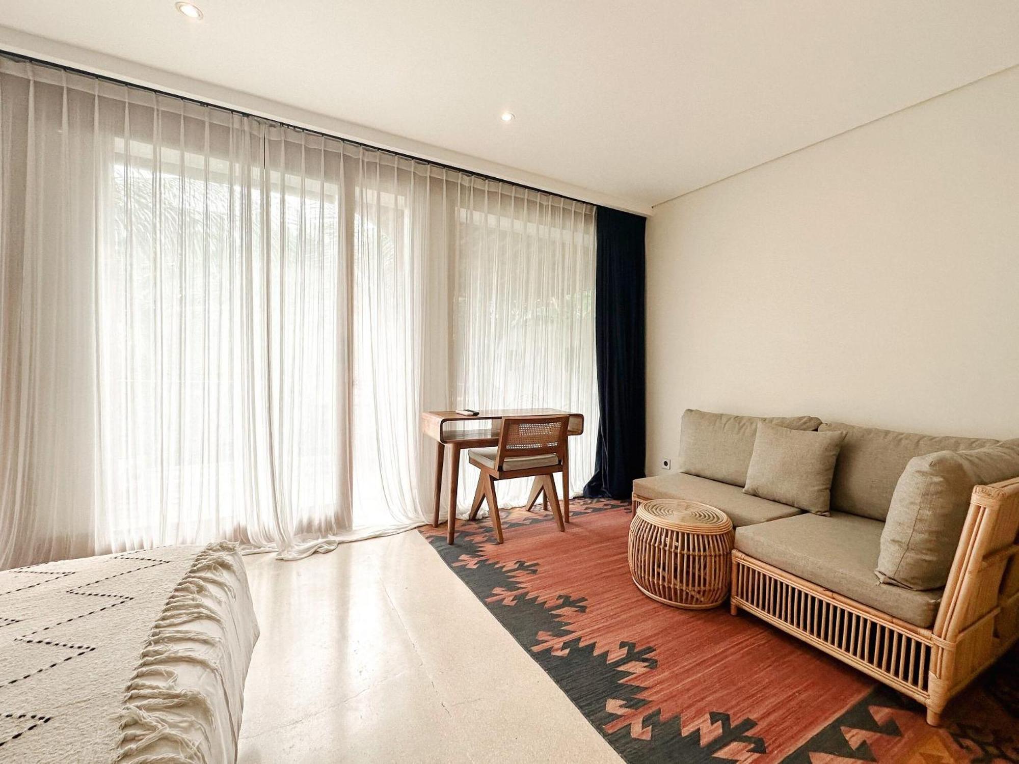 Deluxe Teak Room Balcony