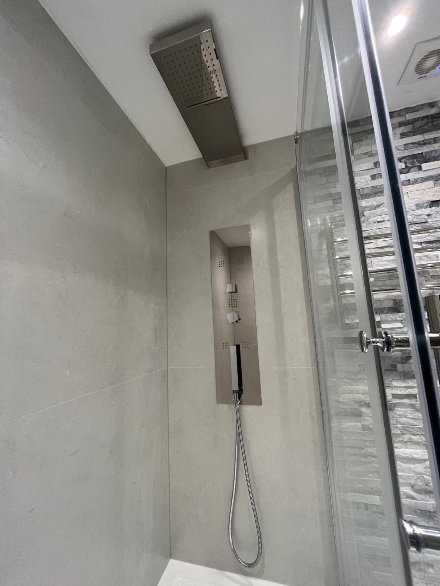 Twin Room with Shower