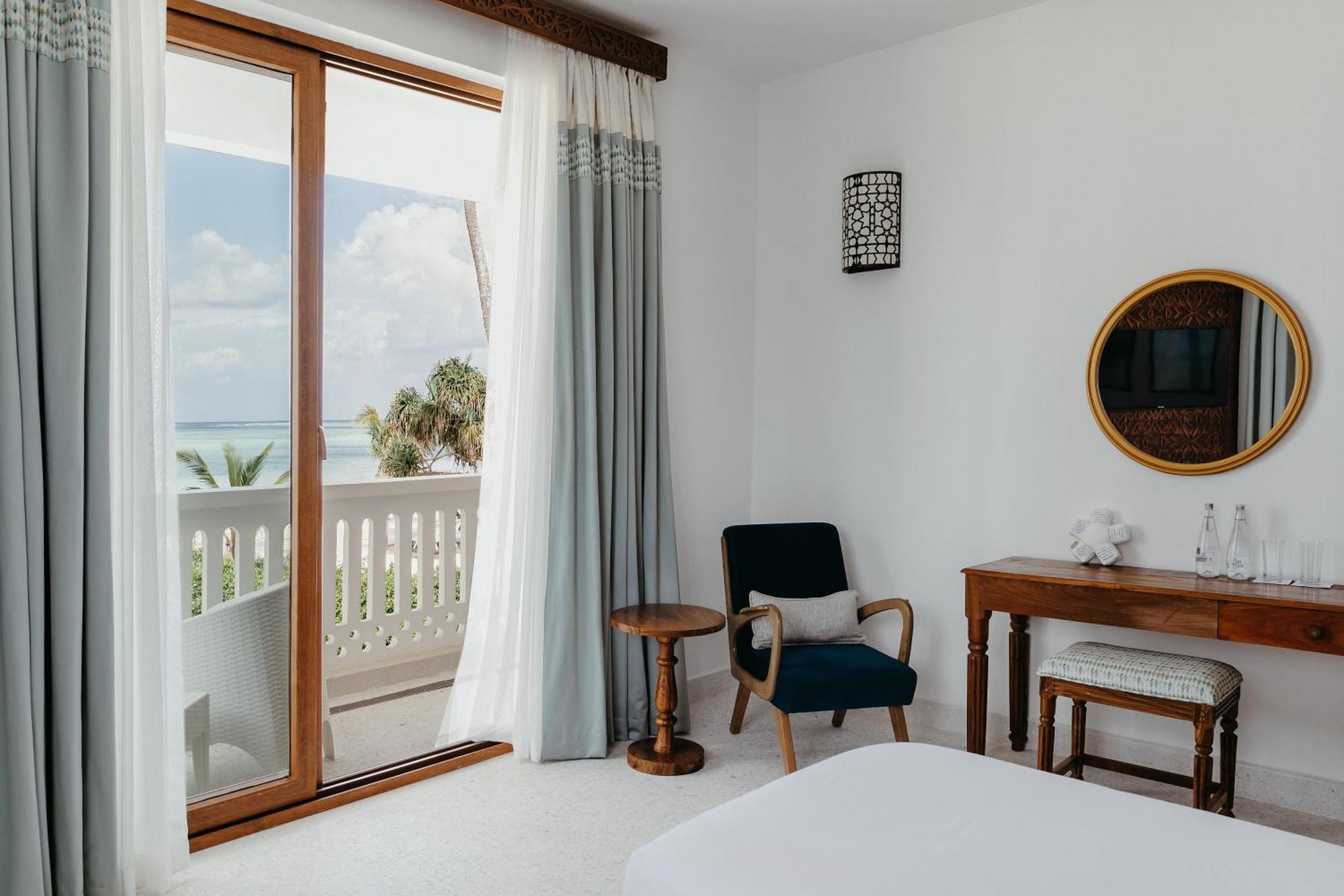 BeachFront Deluxe Room