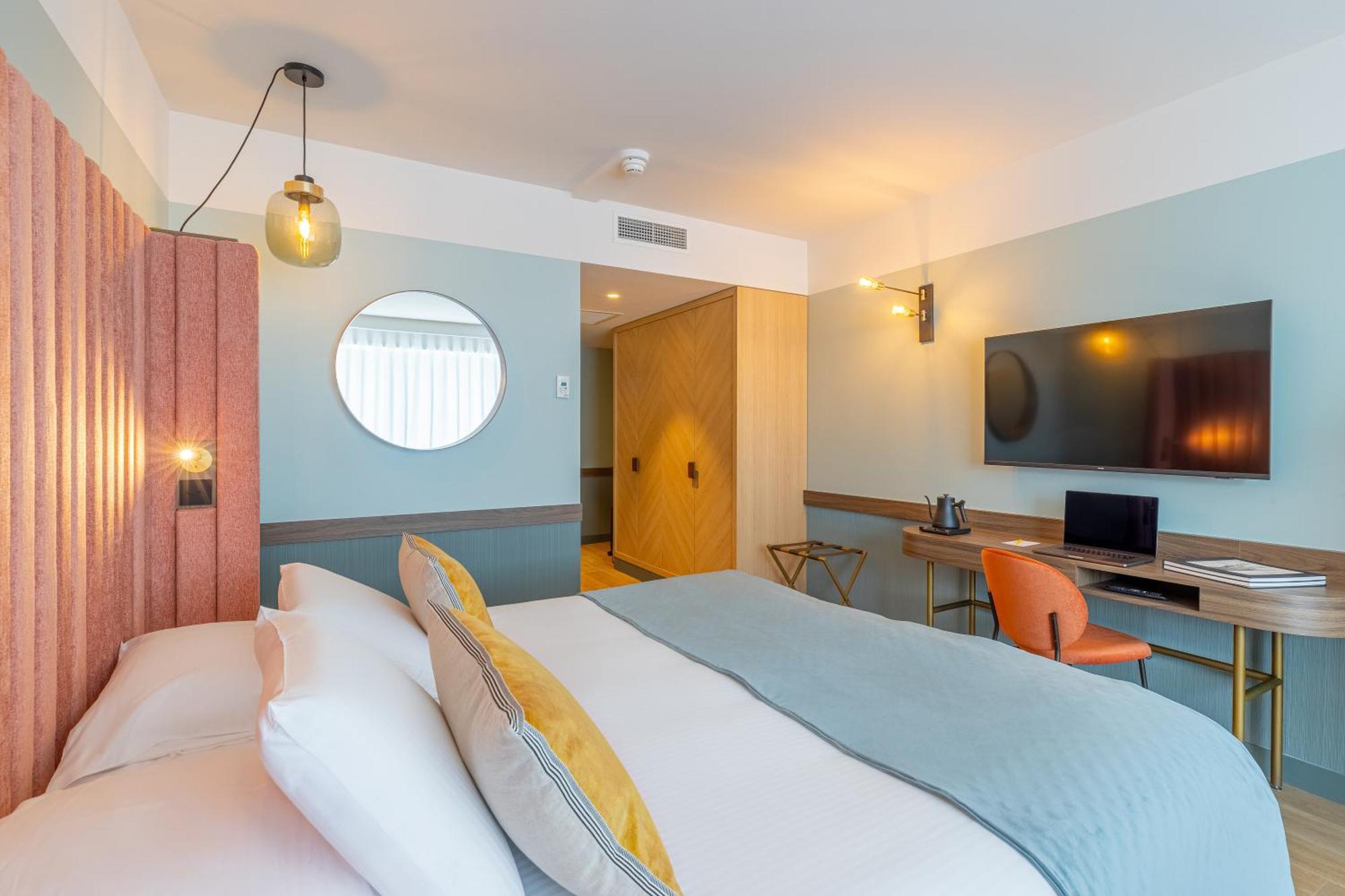 Comfort Room Spa pool access not