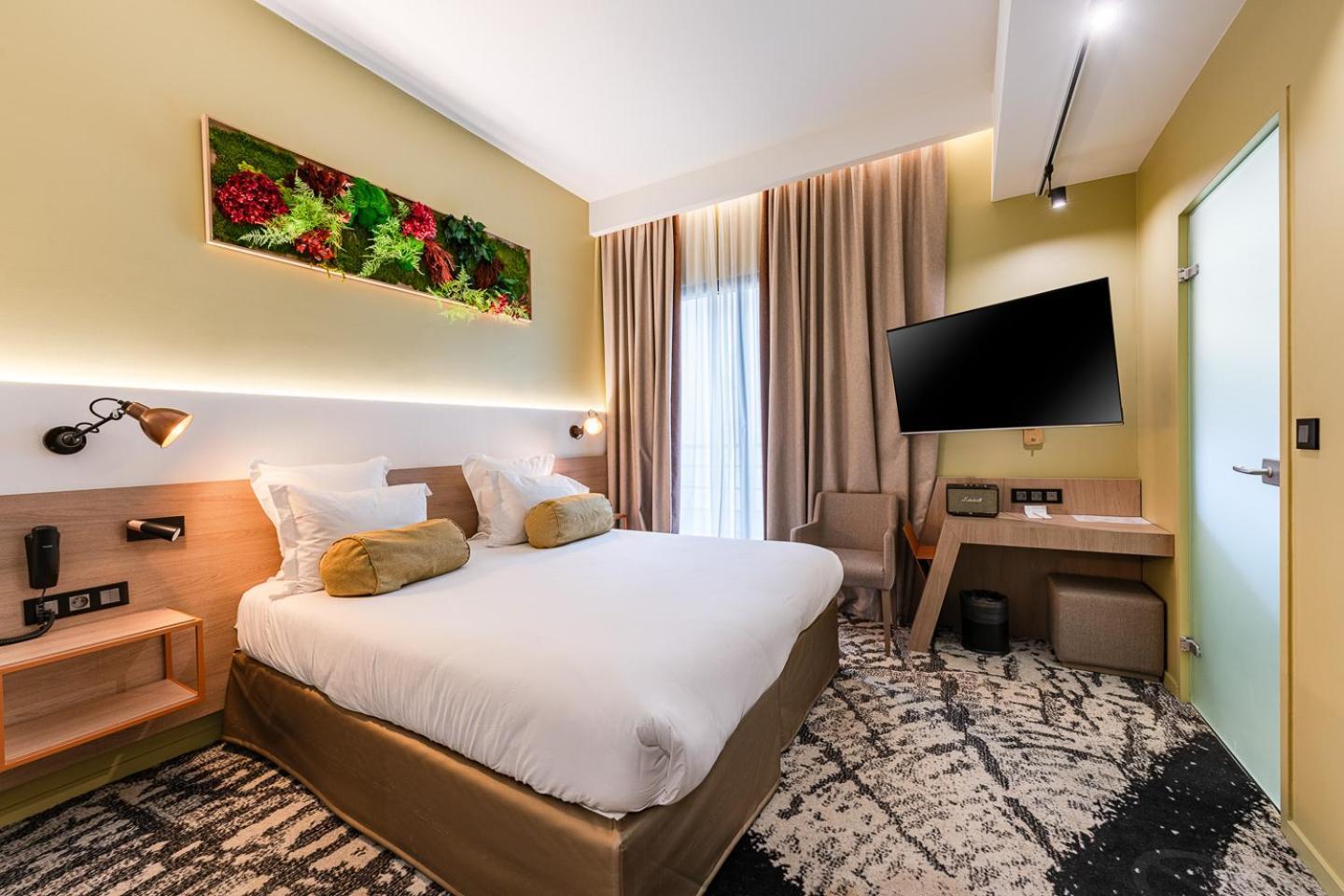 Double or Twin Room Shower