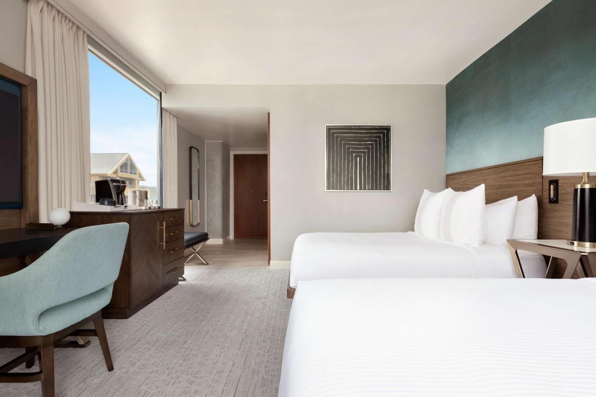Queen Room Two Queen Beds City View