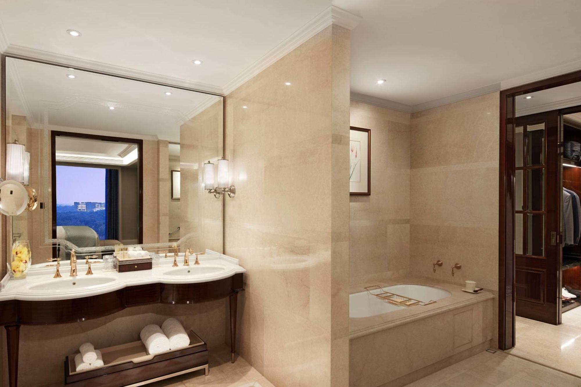 Executive Suite King Room Club Lounge Access