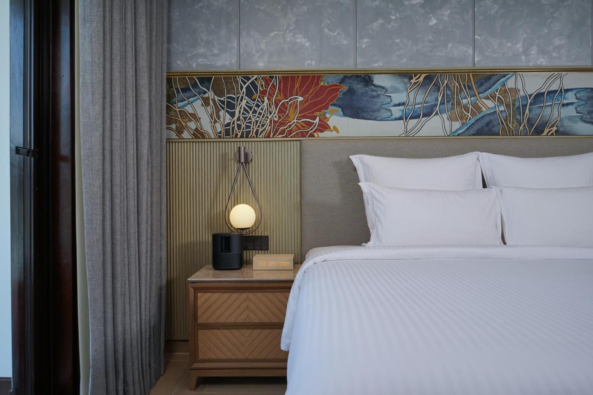 Deluxe King Room Balcony