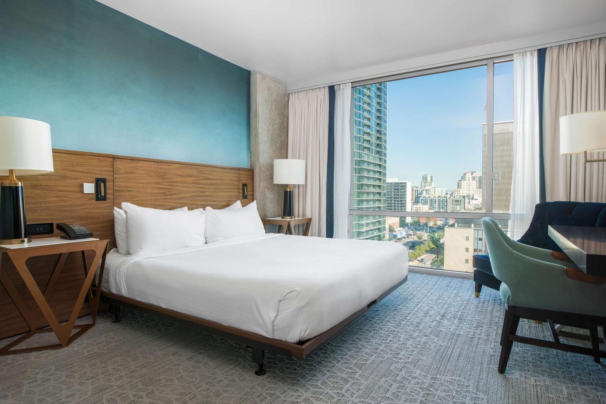 King Room High Floor or Mobility Accessible
