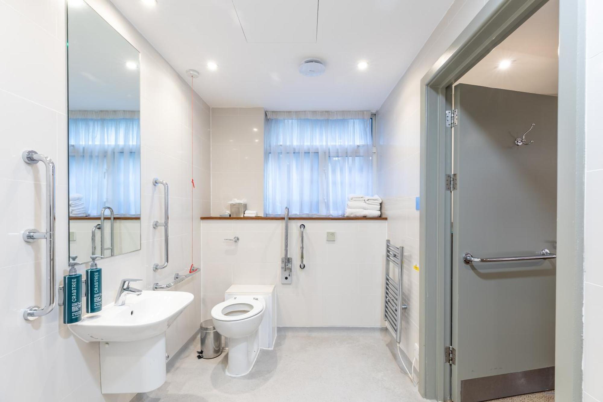 Twin Room Mobility Access