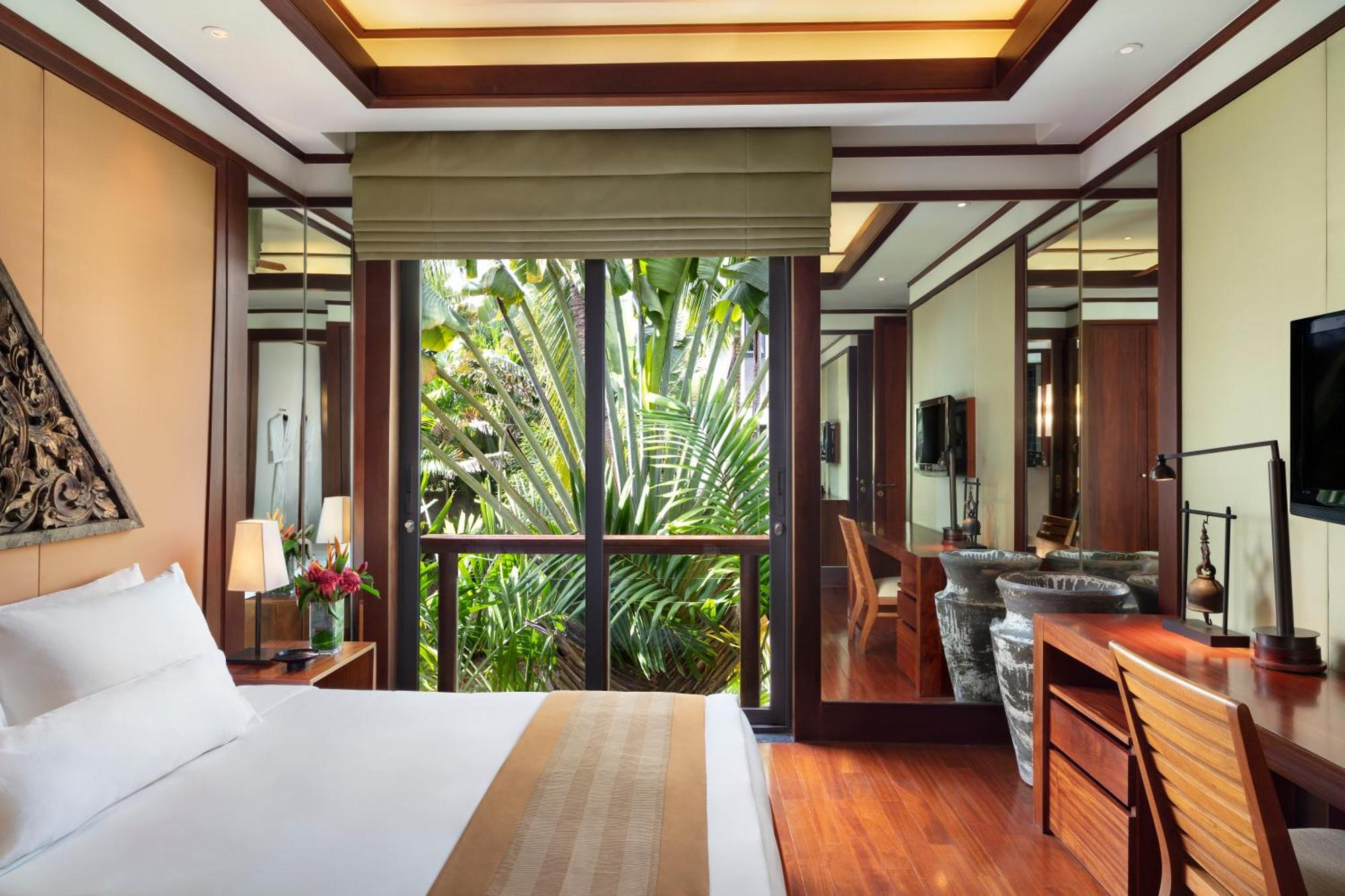 Three-Bedroom Penthouse Pool Suite