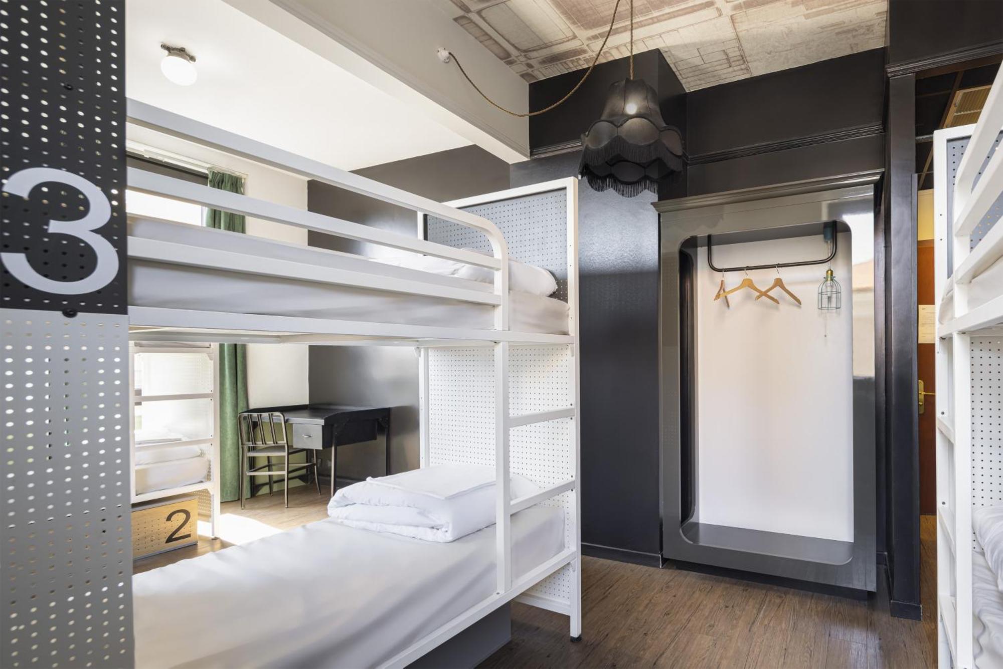 Bed 6-Bed Mixed Dormitory Room