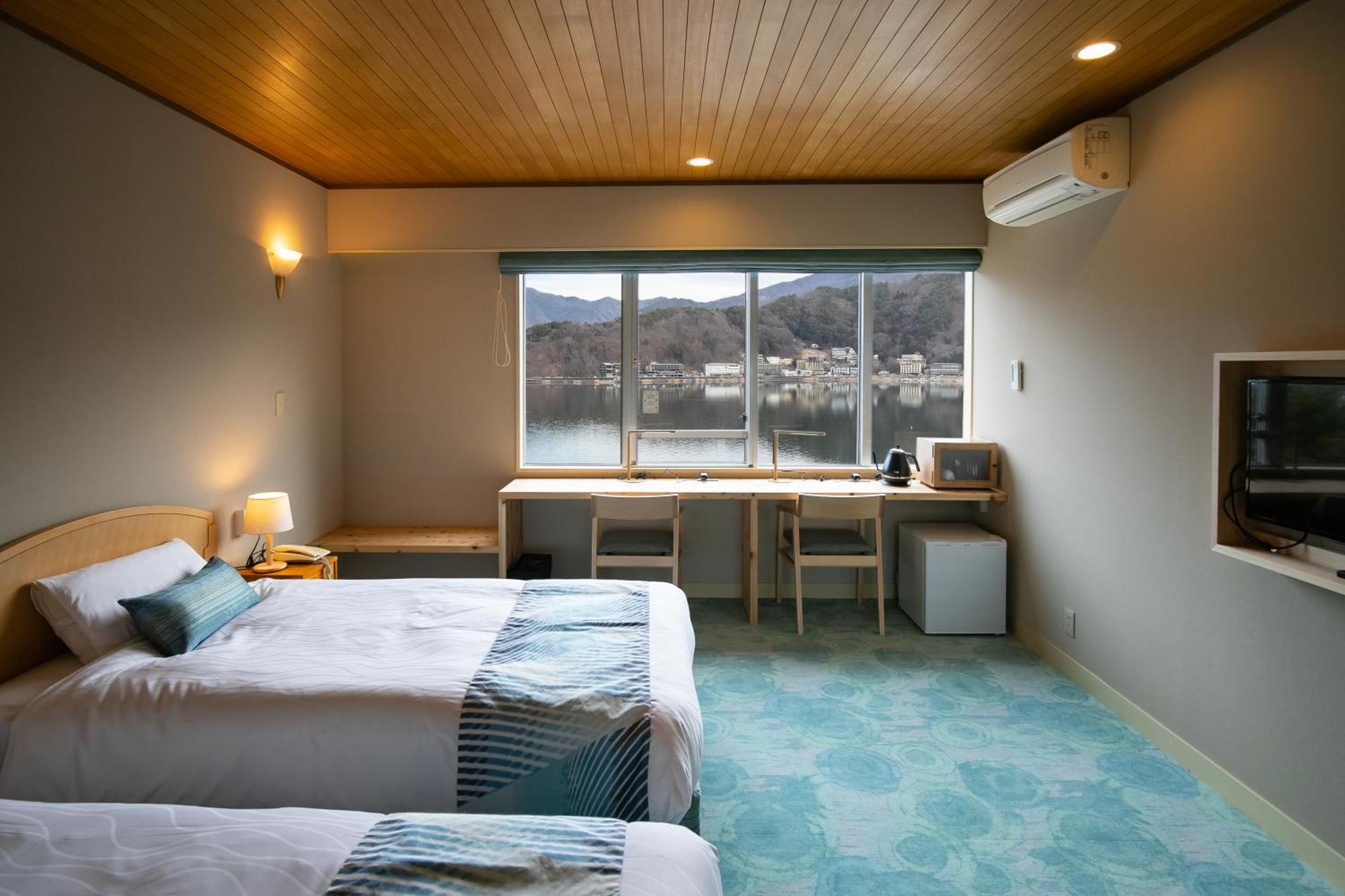Twin Room Lake View Non-Smoking West Building