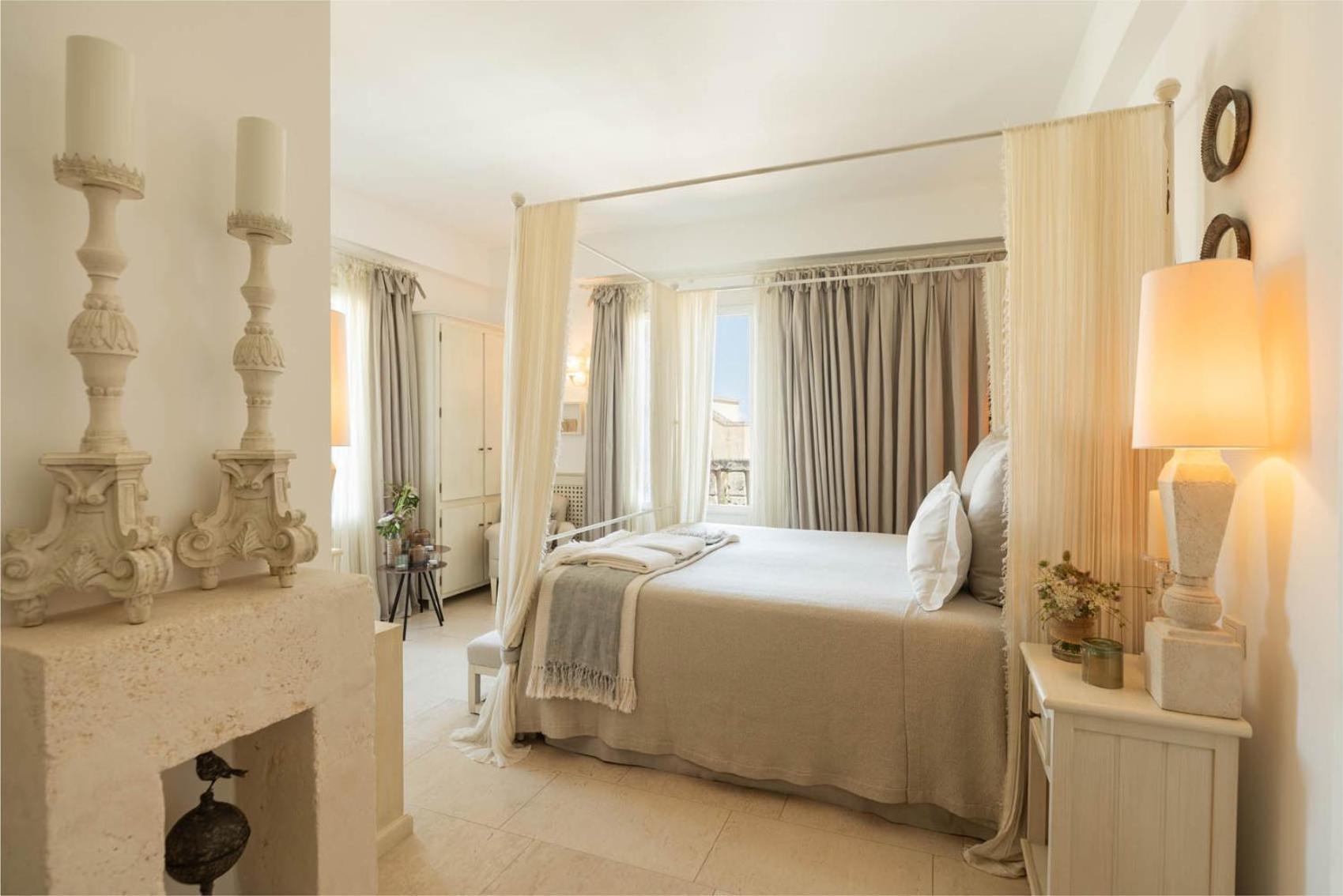 Three-Bedroom Villa Le Ville