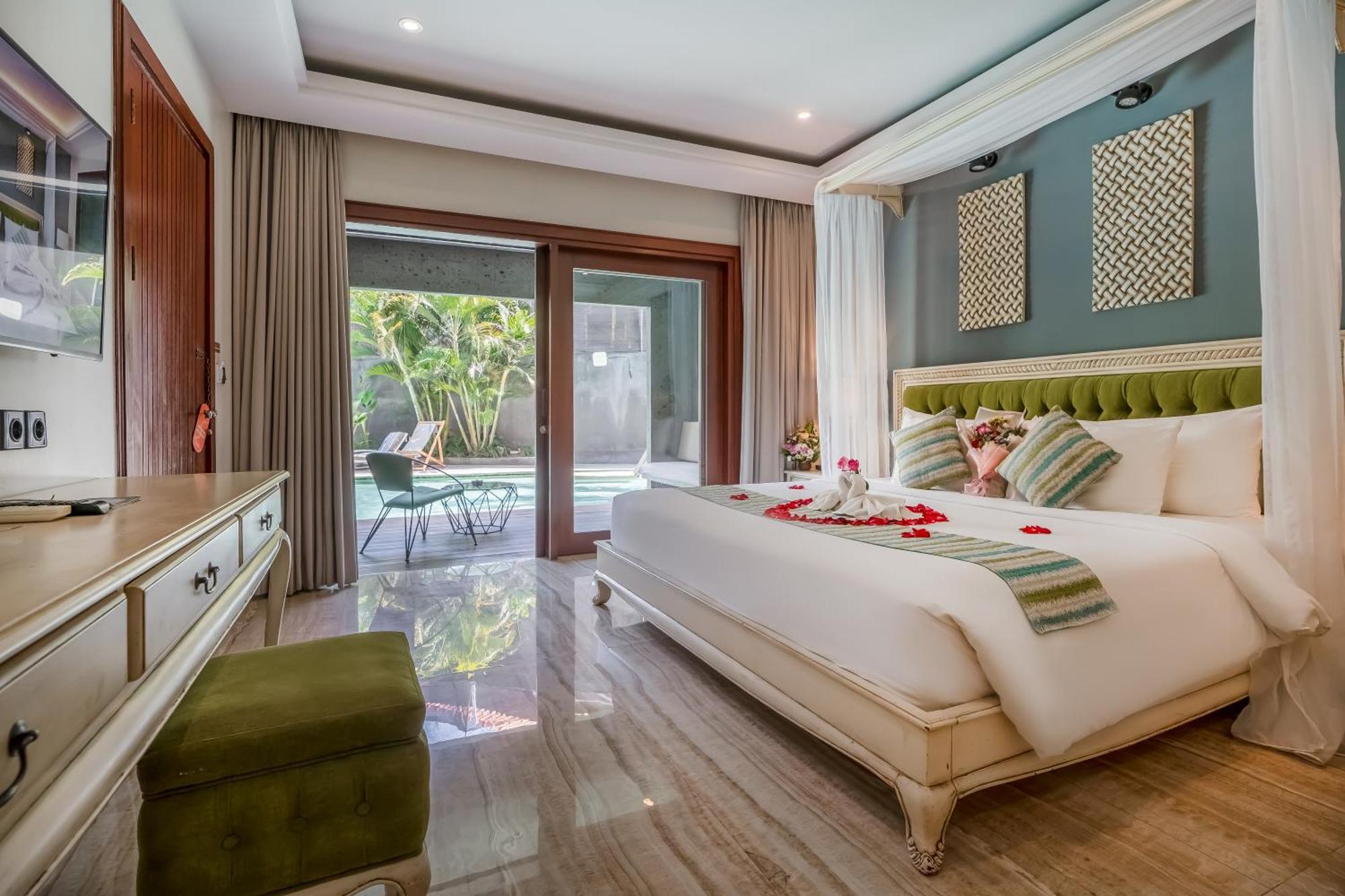 Honeymoon Suite Lagoon Access