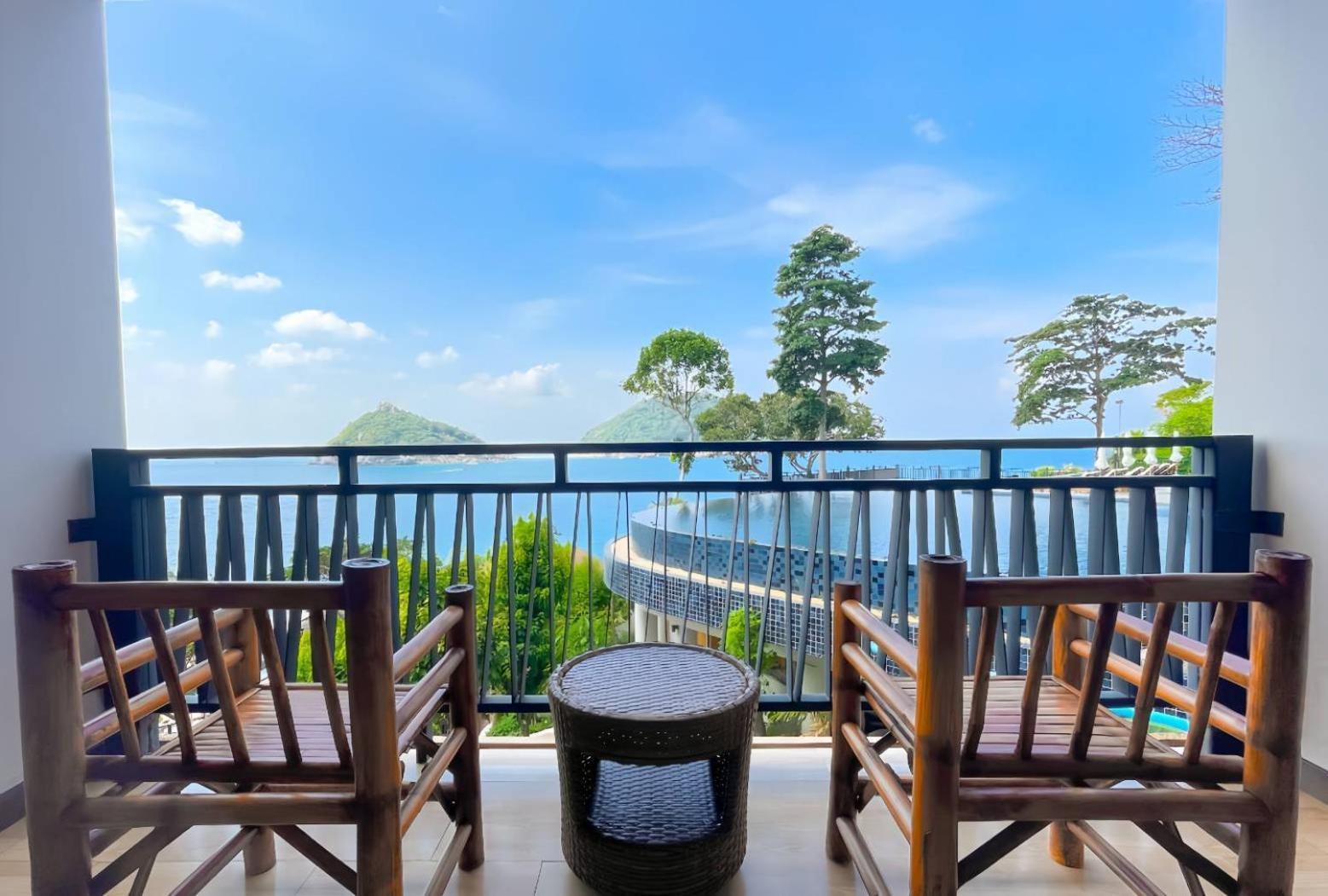 Deluxe Sea View