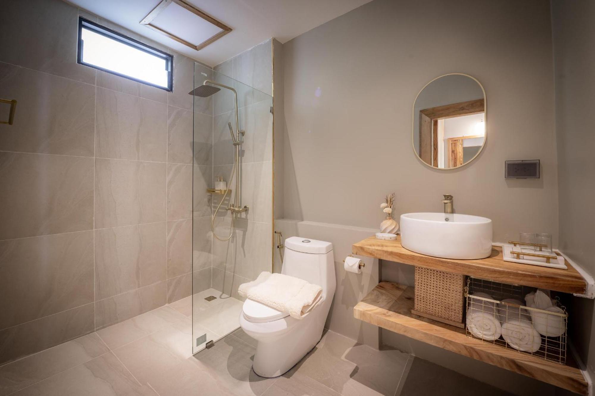 Hillside King Suite Sea View