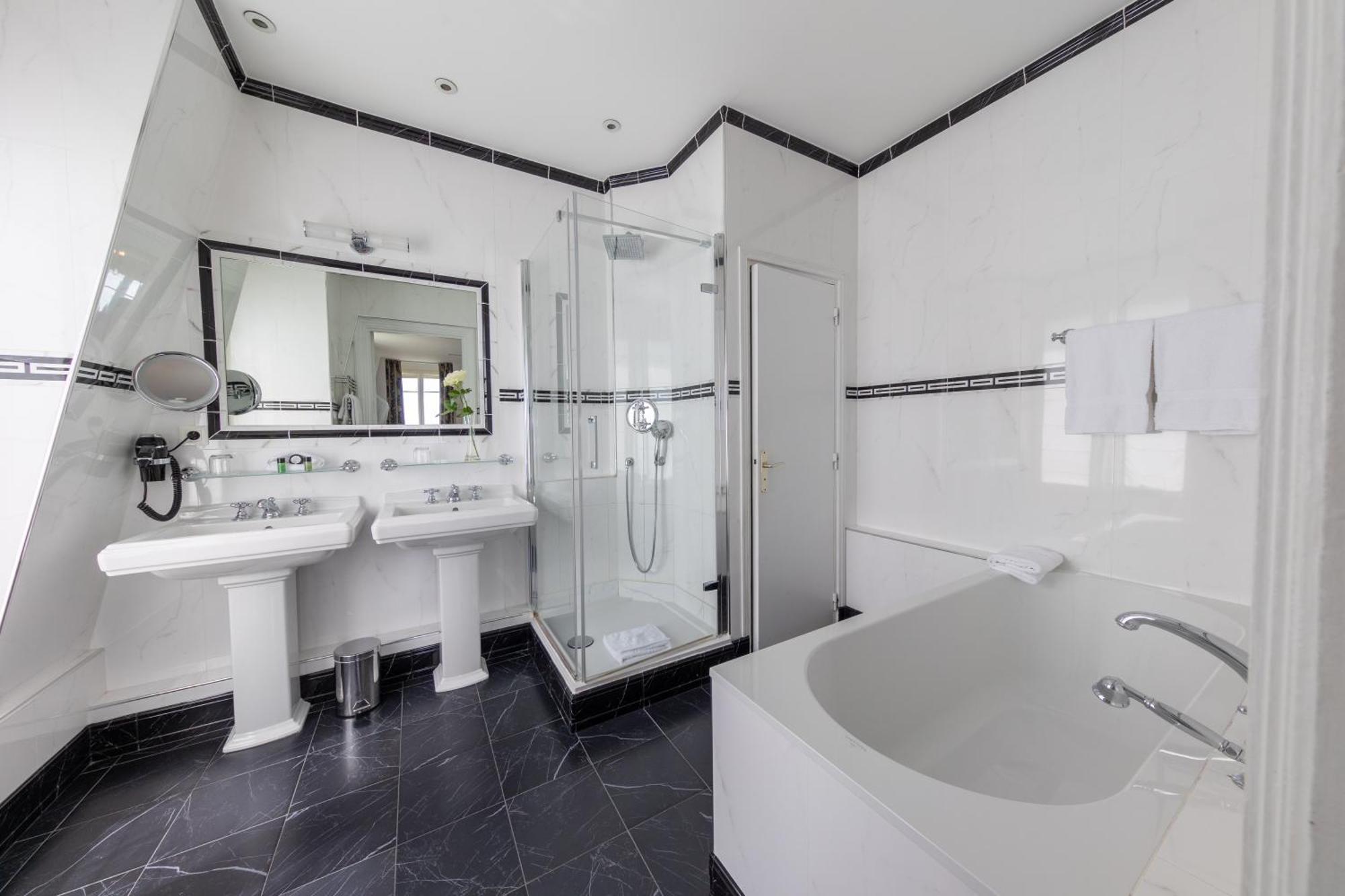 Junior suite Double ou Lits Jumeaux avec Vue Panoramique sur Paris