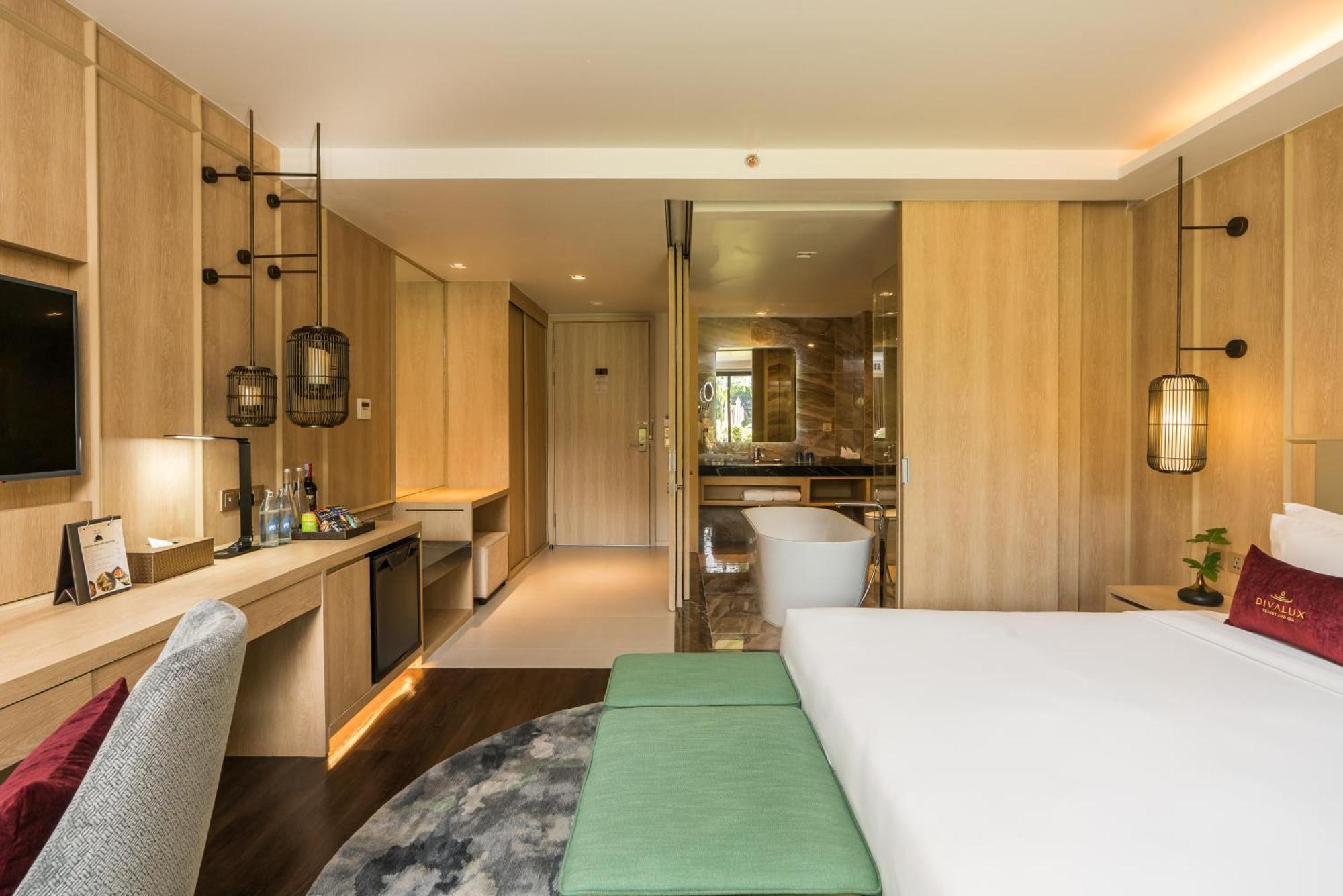 Premier Corner Room