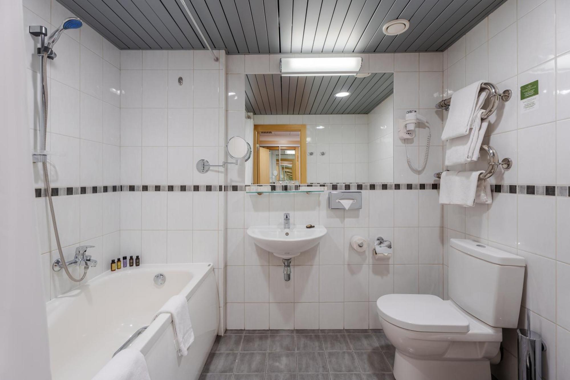 Deluxe Double Room Gym Access