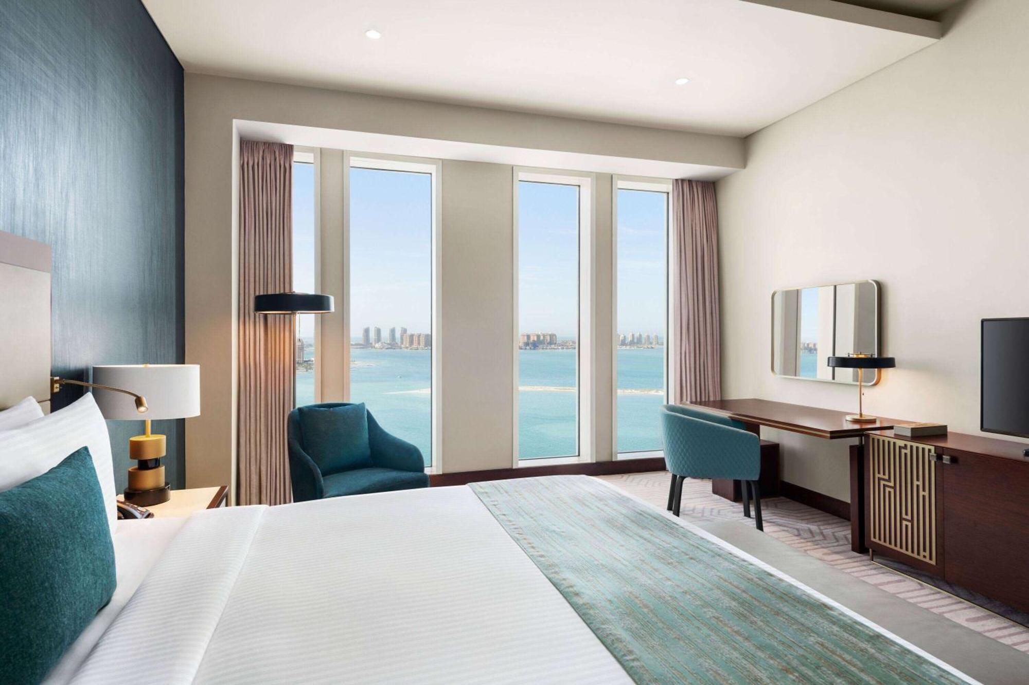 Superior King Room Accessible