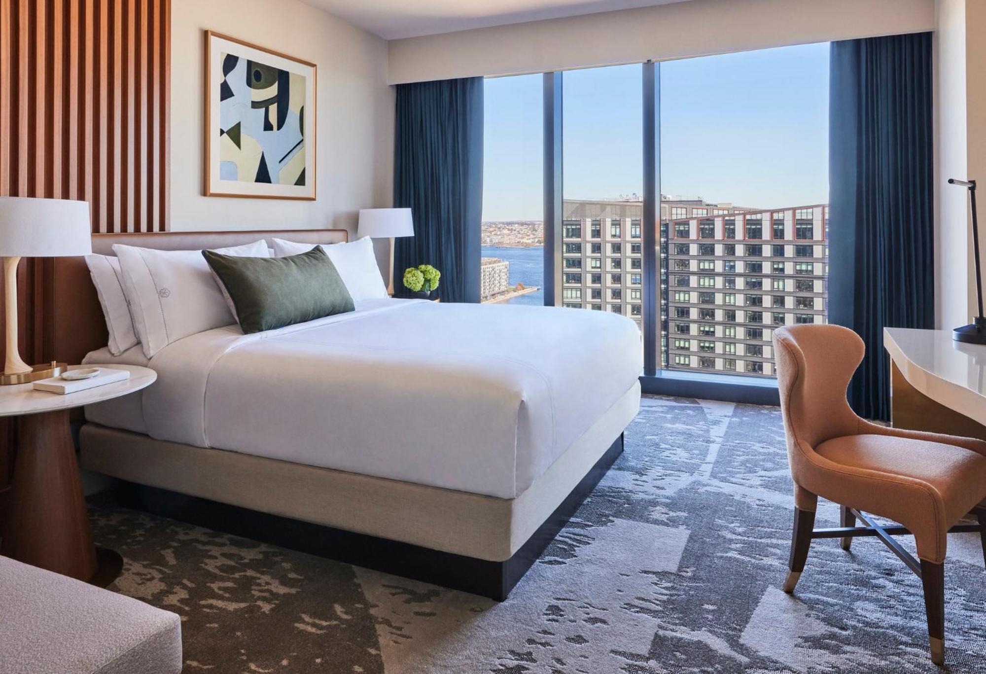 Deluxe Patron Tower Room 1 King
