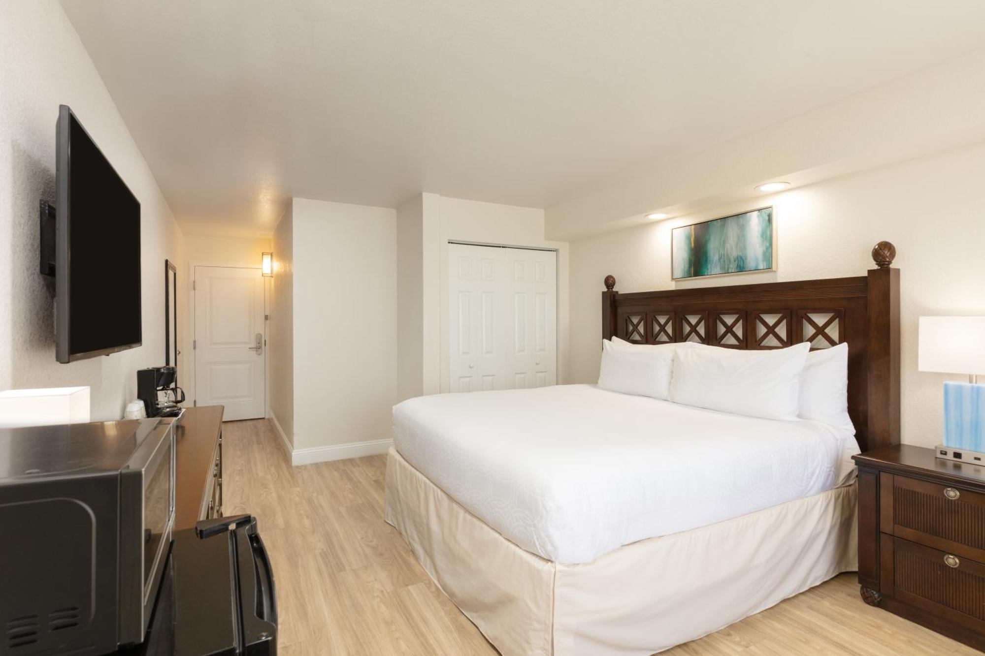 King Oceanfront Guestroom
