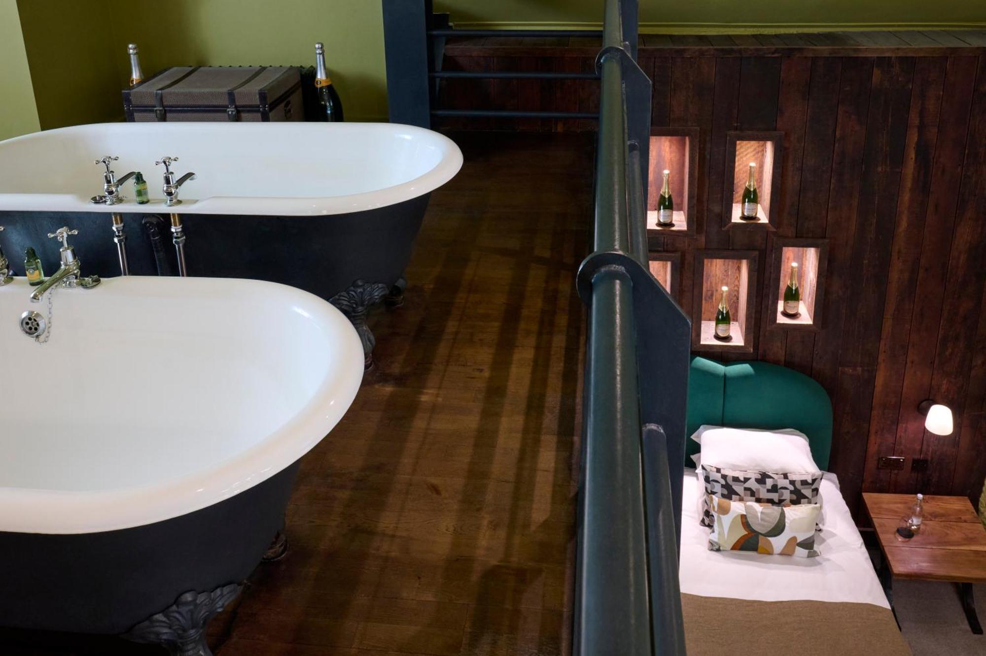 Signature Suite