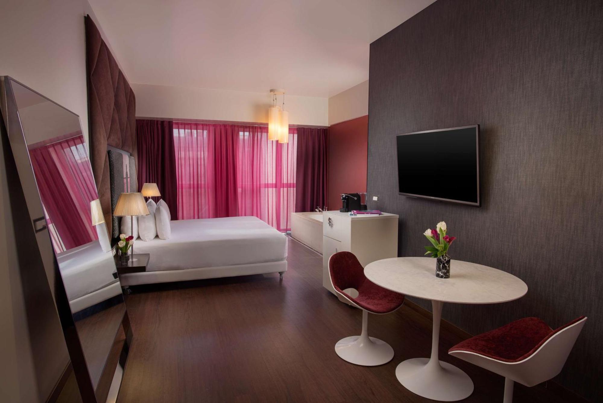 Nhow Junior Suite