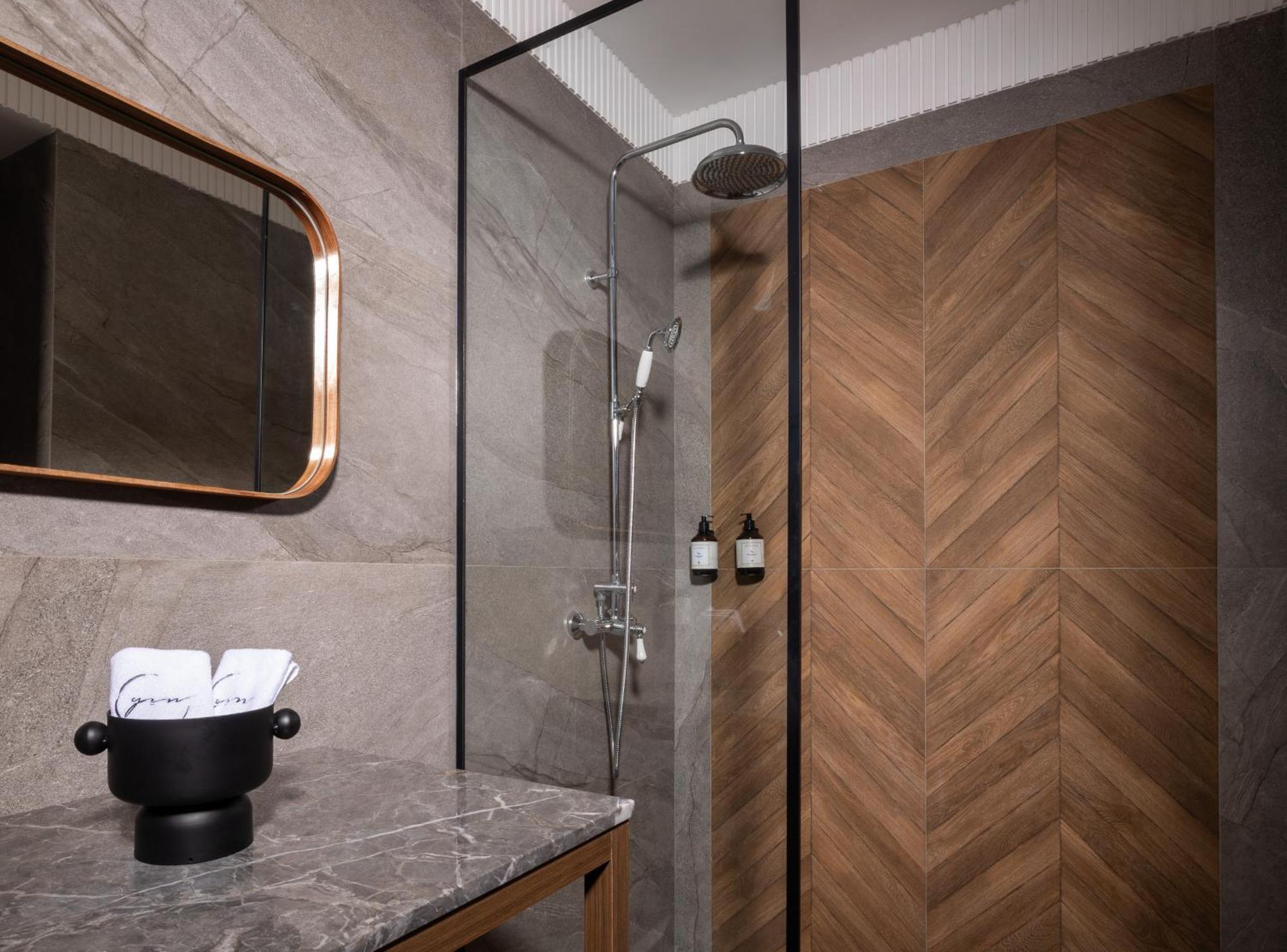 Master Suite 2