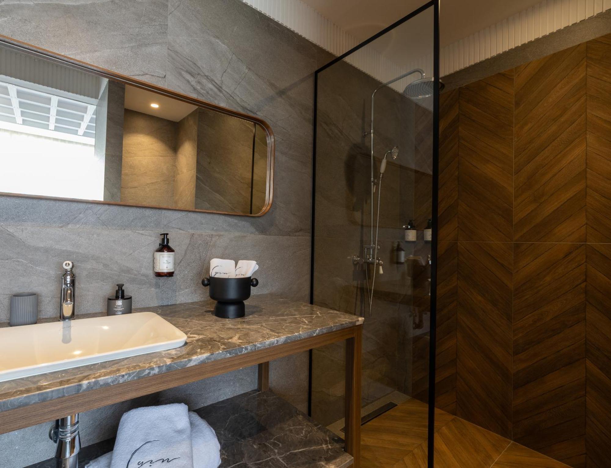 Master Suite 2