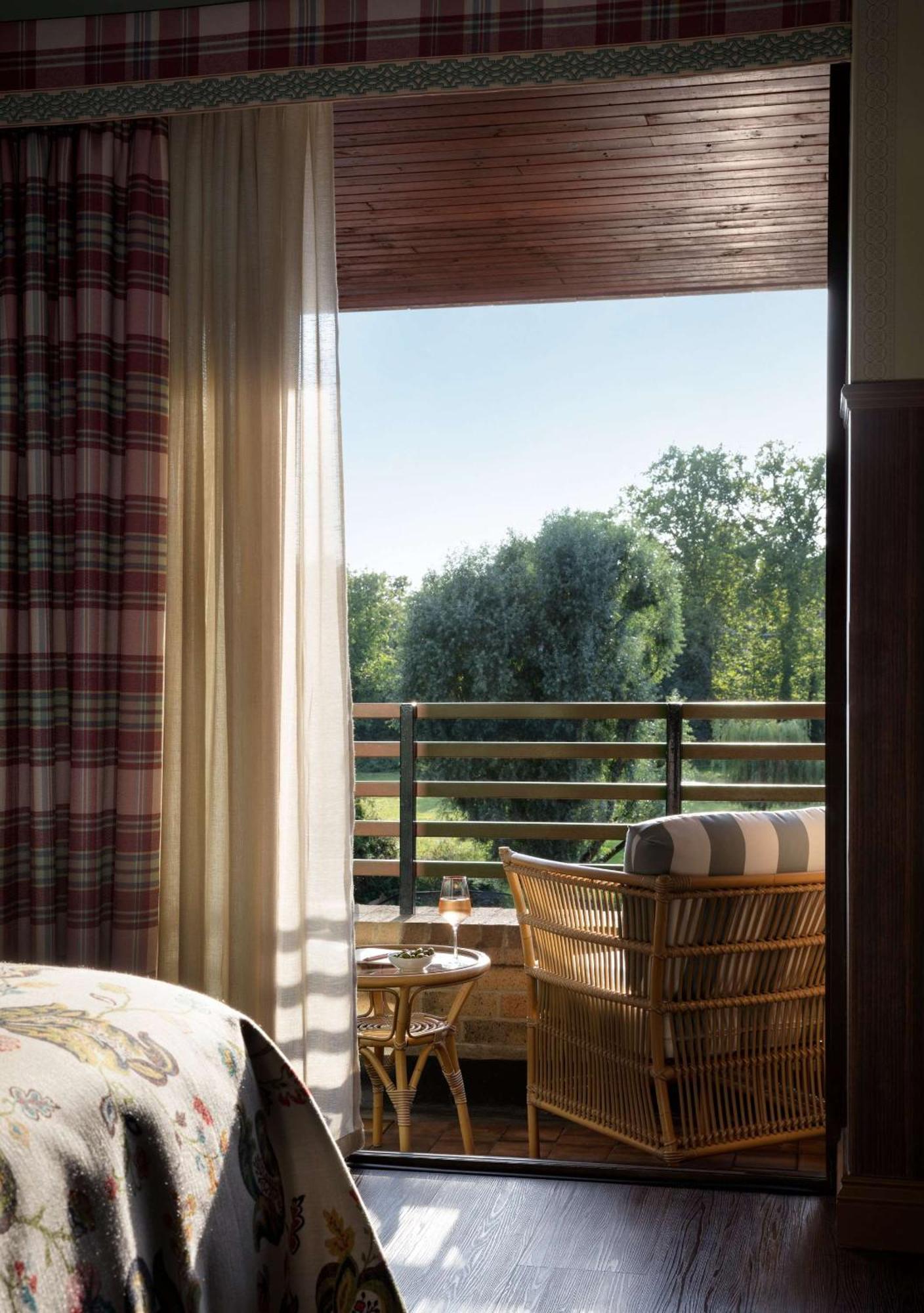 Graduate King Room Balcony River View