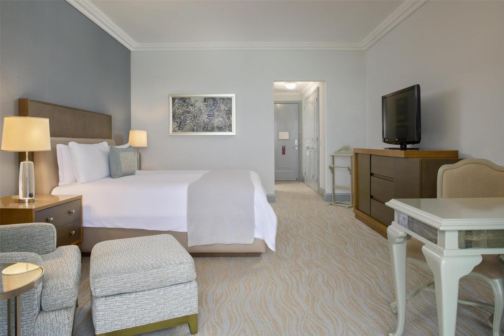 Deluxe Seaside King Room