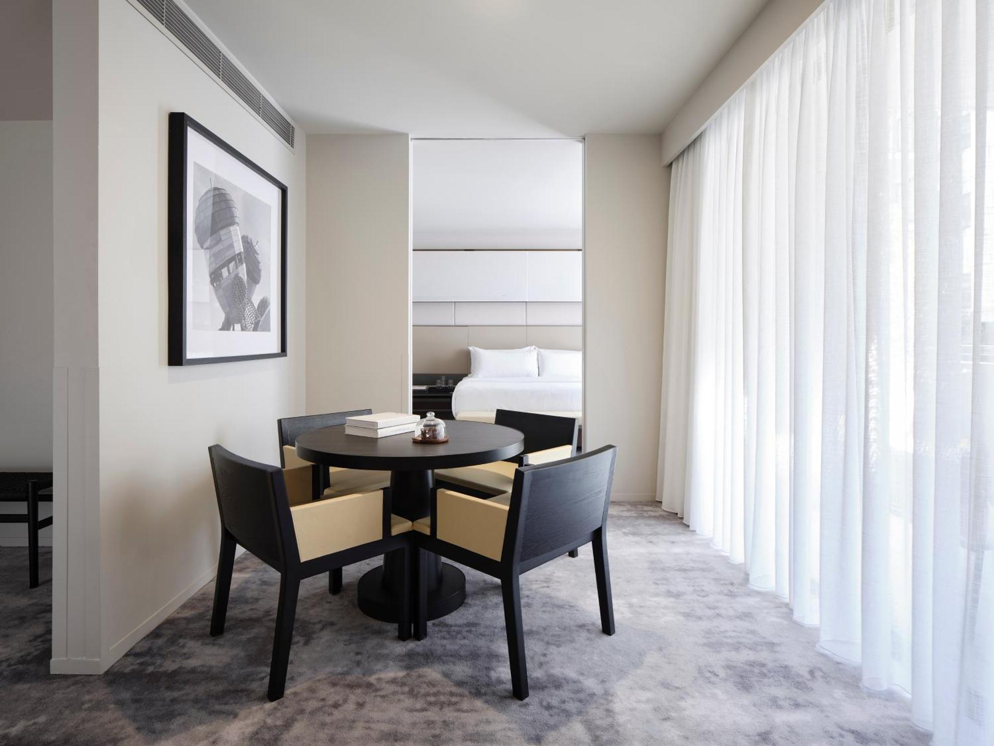 Deluxe King Suite